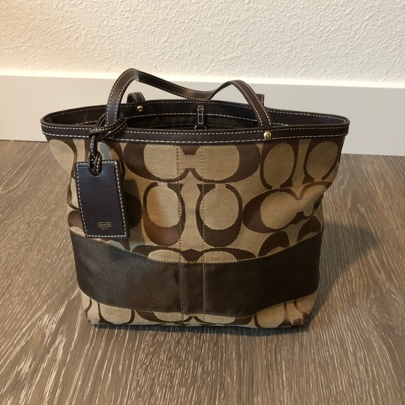 Coach Handbags - Authentic coach purse